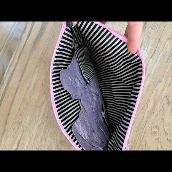 NWT Boho zipper wristlet or travel bag - Picture 3 of 3